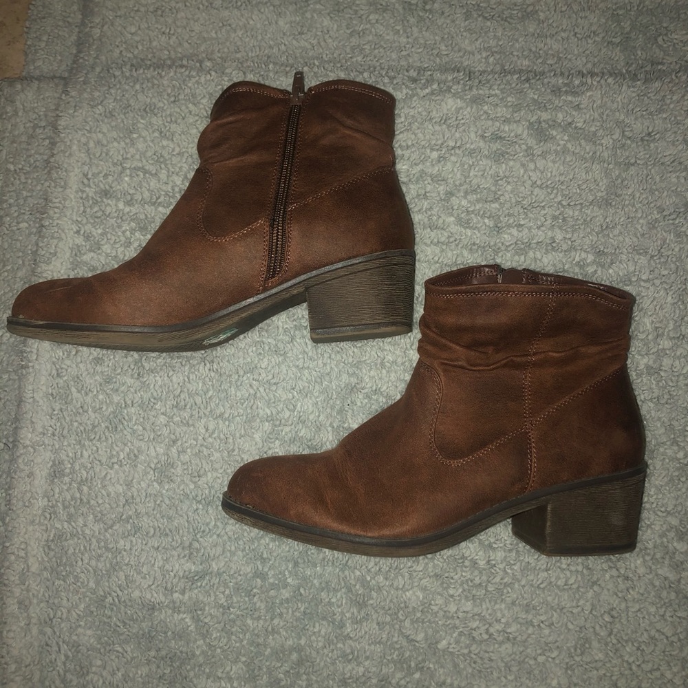 Booties brown color